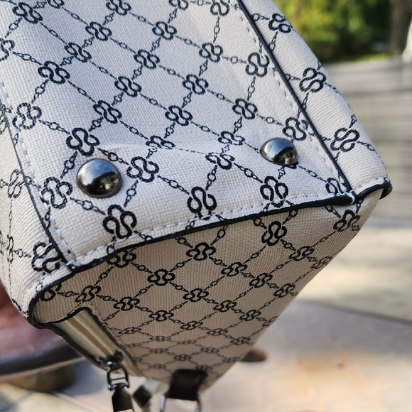 Elegant  Patterned White and Black Women's Bag Set - Picture 4 of 15